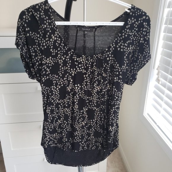 3/$25 Aritzia Talula T-shirt Black Hearts XS